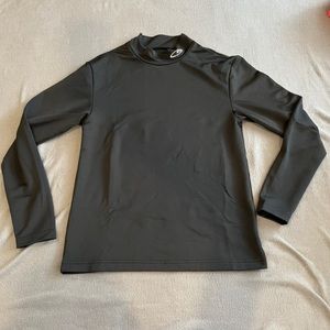 Form-Fitting Long Sleeve Shirt